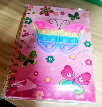 מחברת ספירלה A5 כריכה סיליקון קשה שורה עם בובה פרפר/חללית